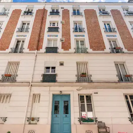 Vintage 2bd With Patio In Montmartre Parigi